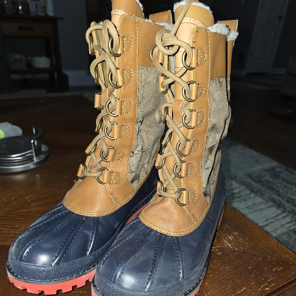 Stylish Women's Lace-Up Boots